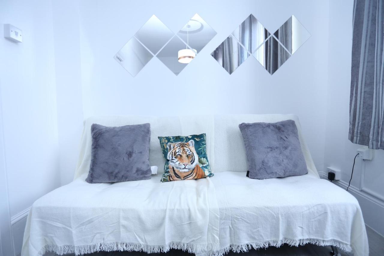 London Town Apartment- Lewisham ภายนอก รูปภาพ